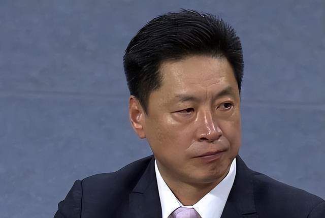 并且由于年龄原因，他可以签署一份更长的合同，这意味着费用可以在更长的时间内摊销。